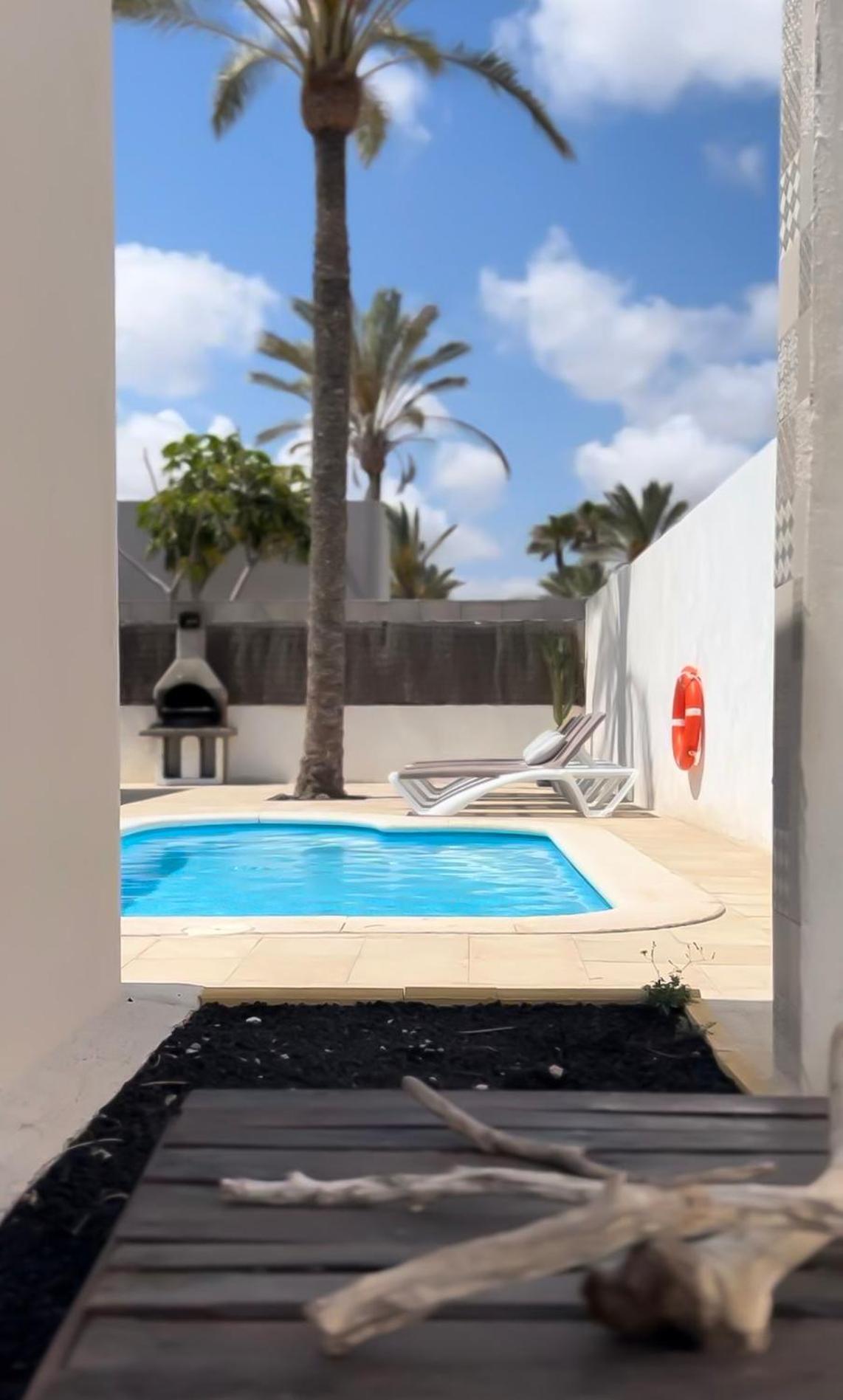 Willa House Boho Palm With Private Heated Pool And Garden, 3 Bedrooms, Wi-fi Corralejo