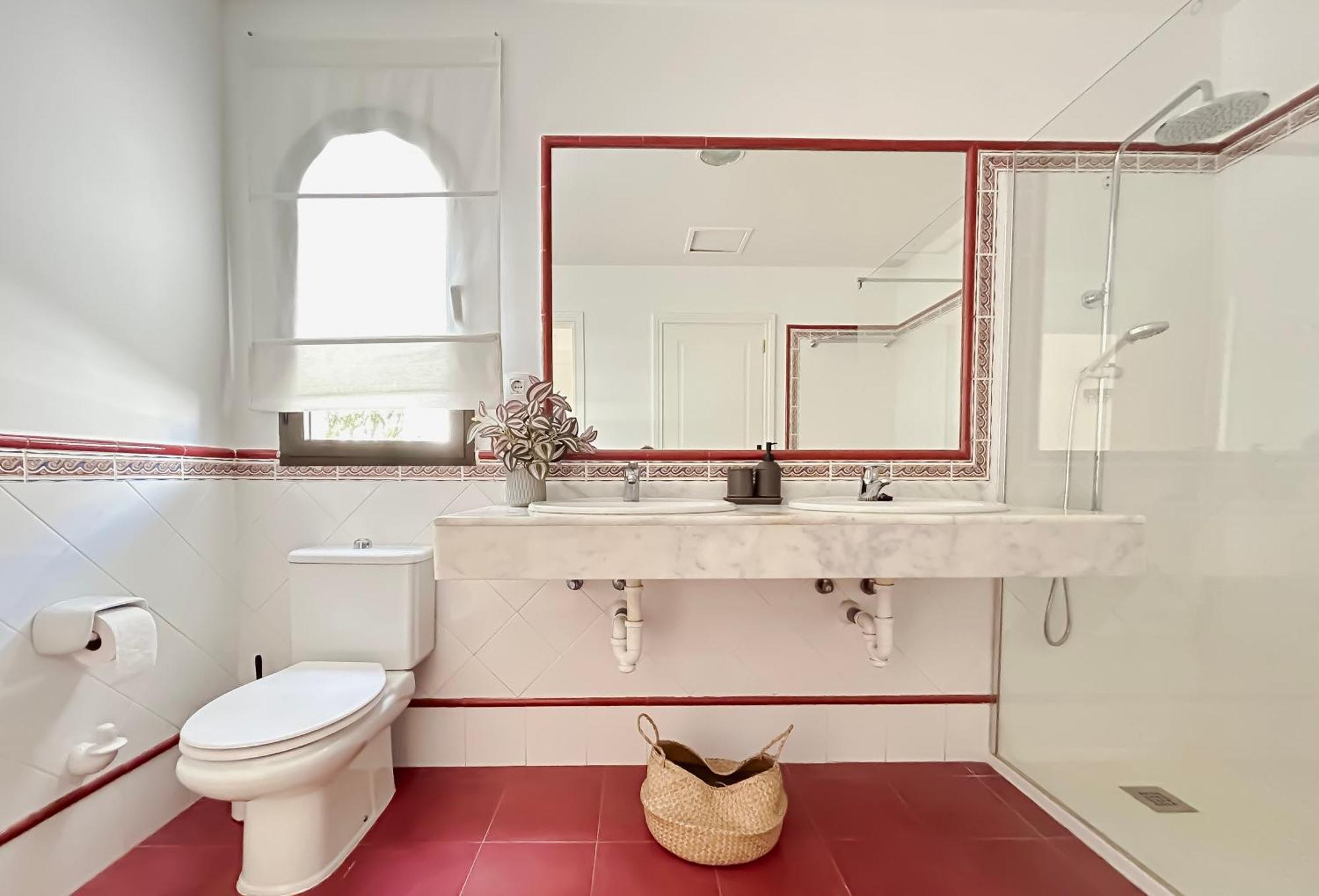 Willa House Boho Palm With Private Heated Pool And Garden, 3 Bedrooms, Wi-fi