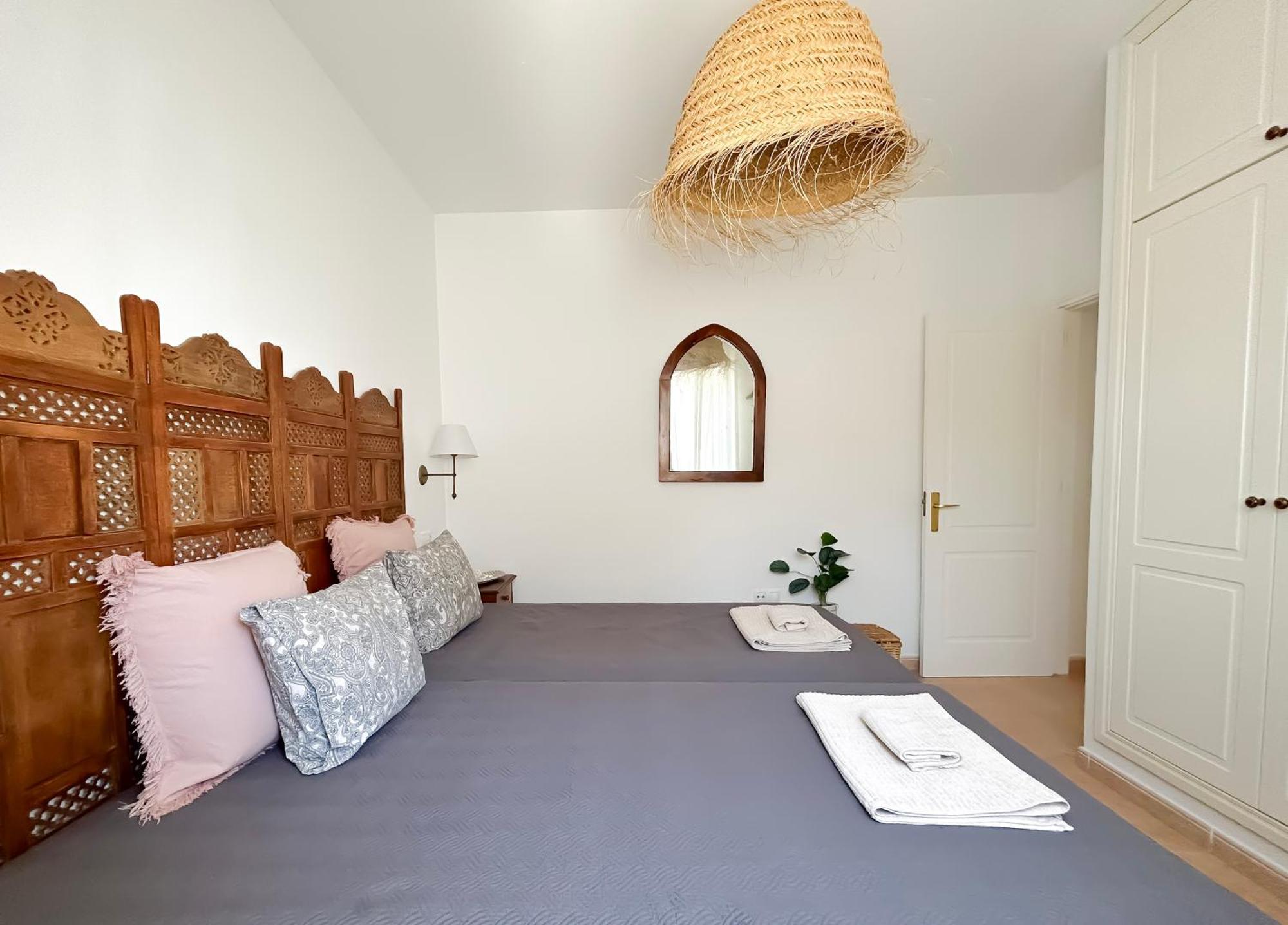 Willa House Boho Palm With Private Heated Pool And Garden, 3 Bedrooms, Wi-fi