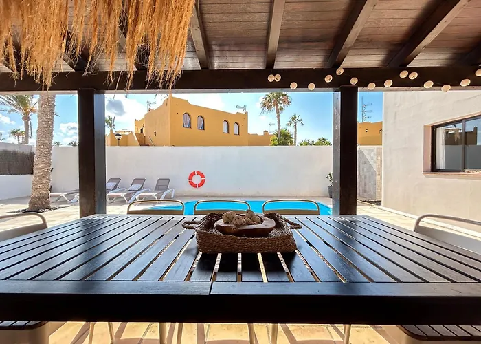 House Boho Palm With Private Heated Pool And Garden, 3 Bedrooms, Wi-Fi